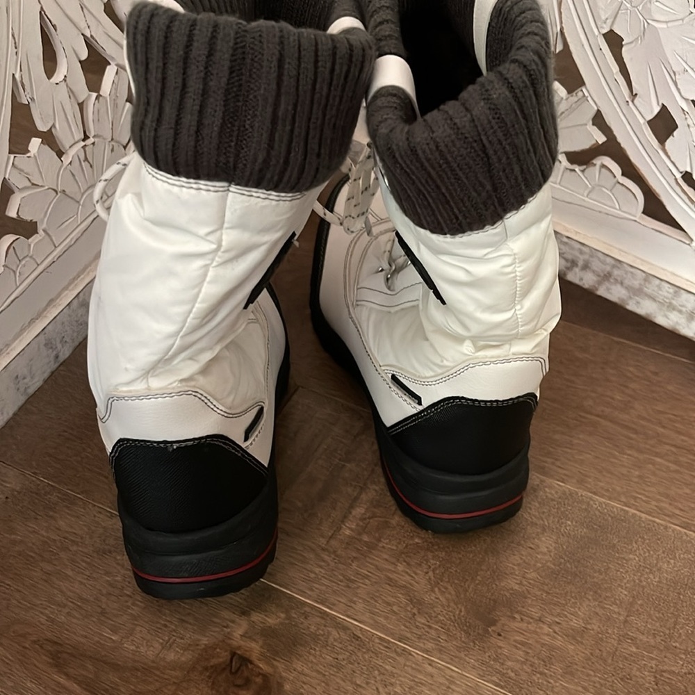 Waterproof Snow Boot - Picture 4 of 9